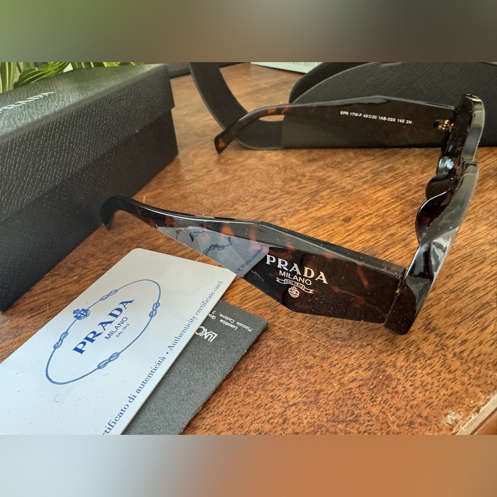 Tortoiseshell Sunglasses - Dark Brown/Amber